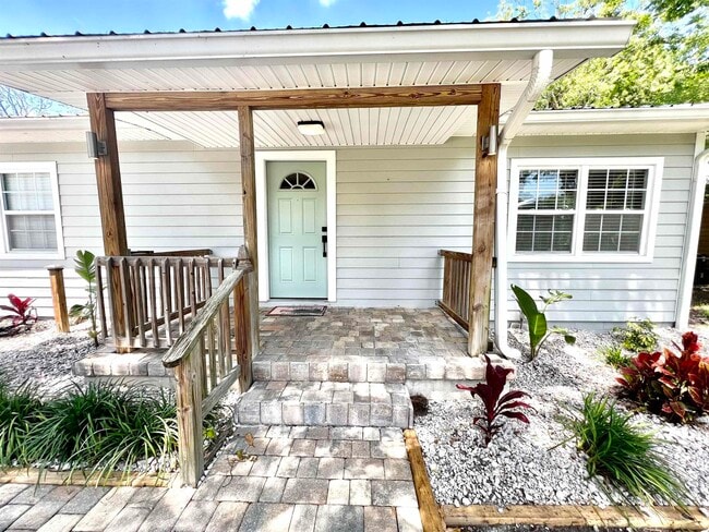 Photo - 804 W 2nd St