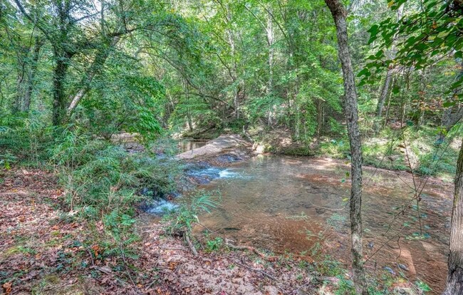 253 Riverrun Dr