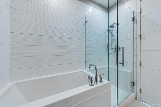 Photo - 260 Salter St