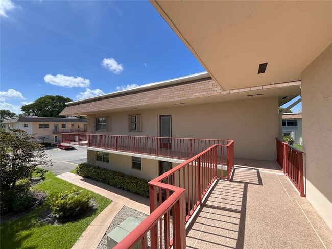 Building Photo - 212 Oxford 400 Unit 212