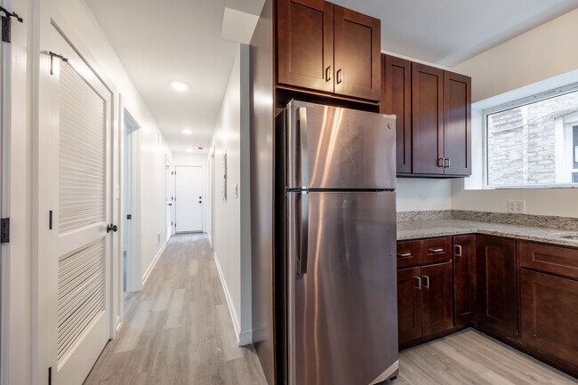 Photo - 1014 N Hamlin Ave Unidad 1