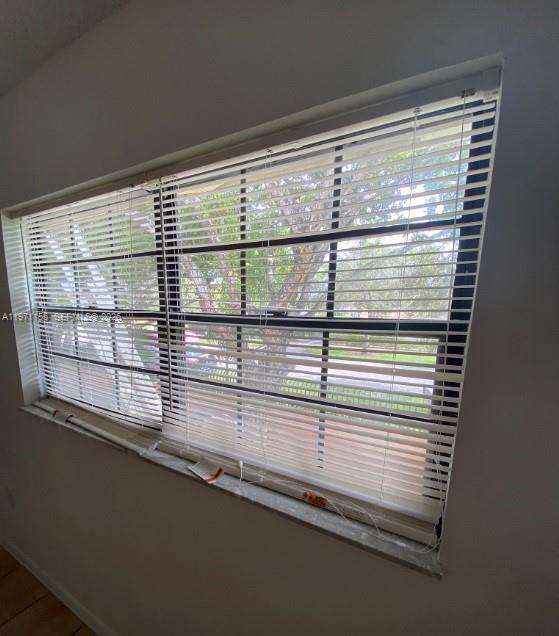 Photo - 811 NE 199th St Unit 202-33