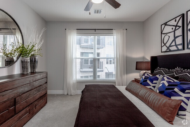 2BR, 2BA + Den - 1350 SF
