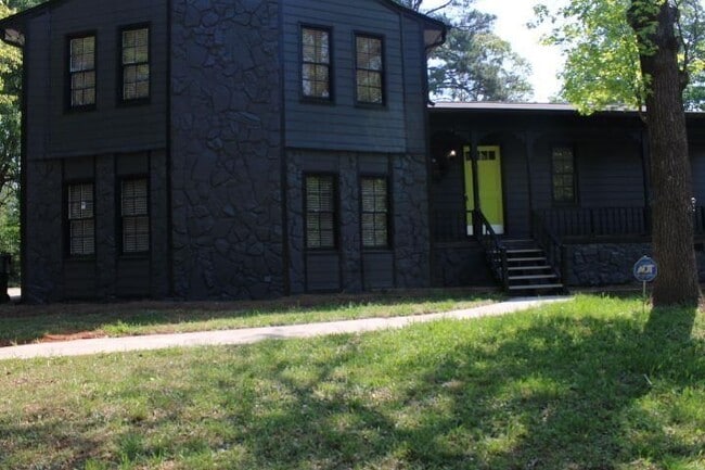 Photo - 257 Omega Dr
