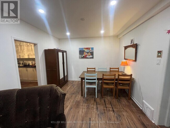 9 Clinton Pl Unit Main floor