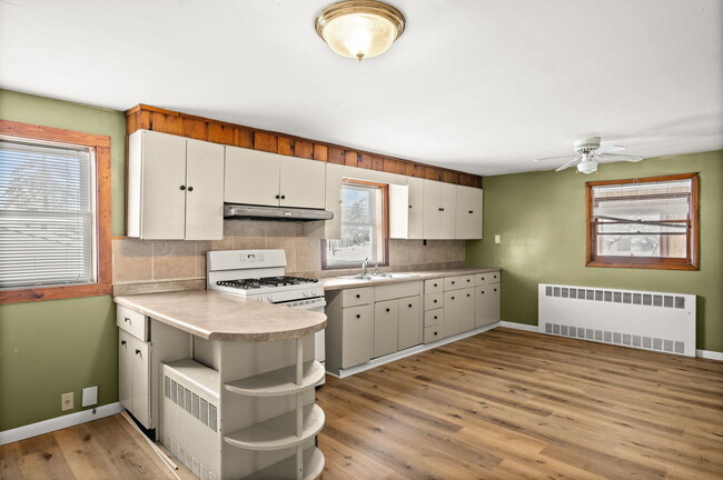 Photo - 109 S Stott St