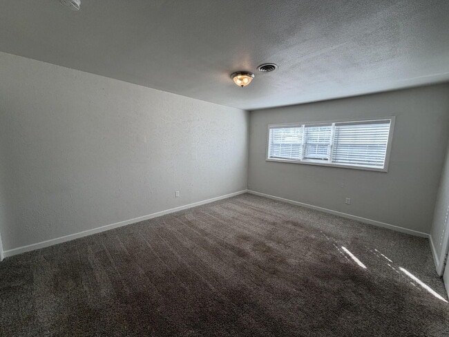 Photo - 2404 25th St
