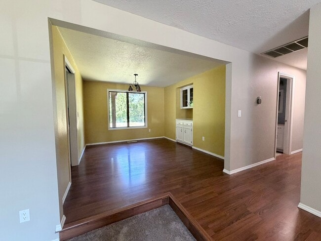 Photo - Well Maintained Three Bedroom Home in South Salem