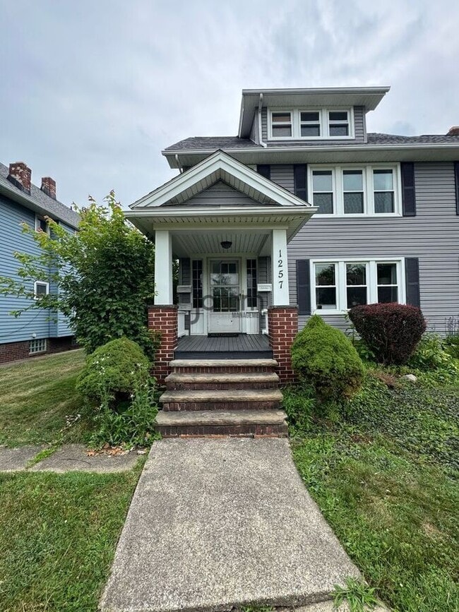 Photo - 1257 W Clifton Blvd