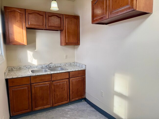 Photo - 641 Garfield Ave SW