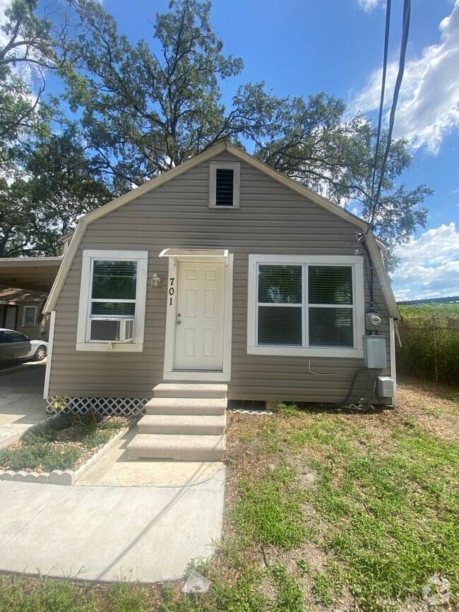 Building Photo - 701 E Hanlon St Rental