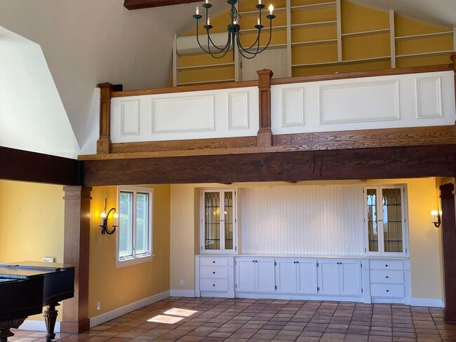 Photo - Spacious hilltop home, cul de sac location, fabulous views, Excellent Palo Alto Schools!