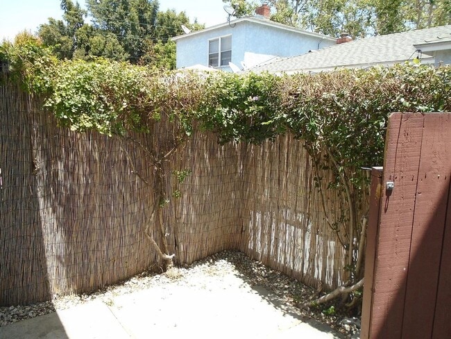 Photo - 5151 E Carson St