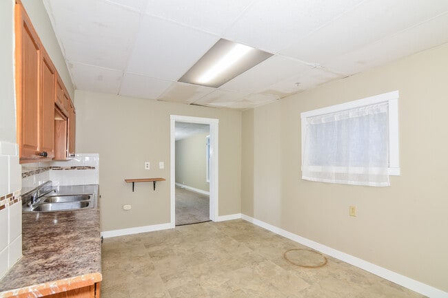 Photo - 454 Sherburne Ave