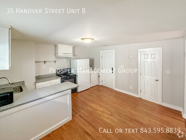 Building Photo - 2 Bed, 1 Bath in Prime Downtown Charleston! Unit B Rental