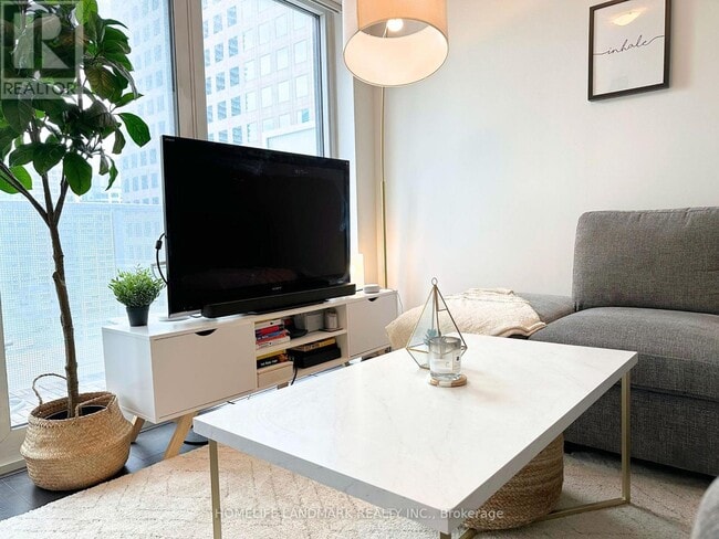 Photo - 88 Harbour St Unit 1606