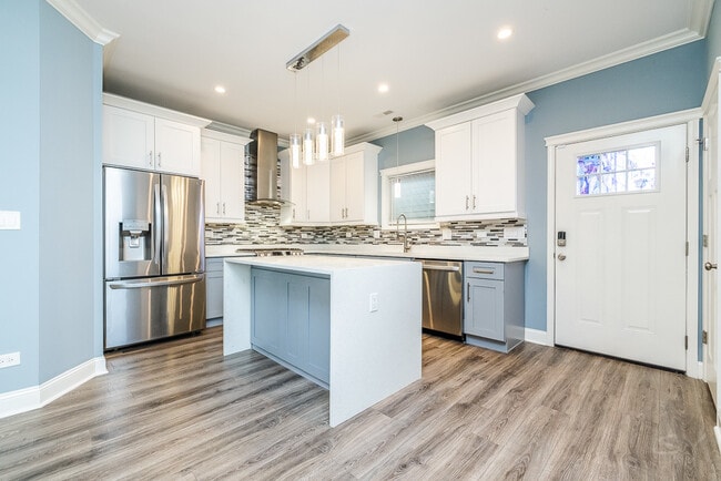 Photo - 1300 S Heath Ave