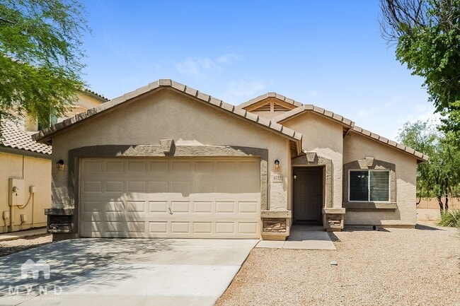 Photo - 4712 E Silverbell Rd House