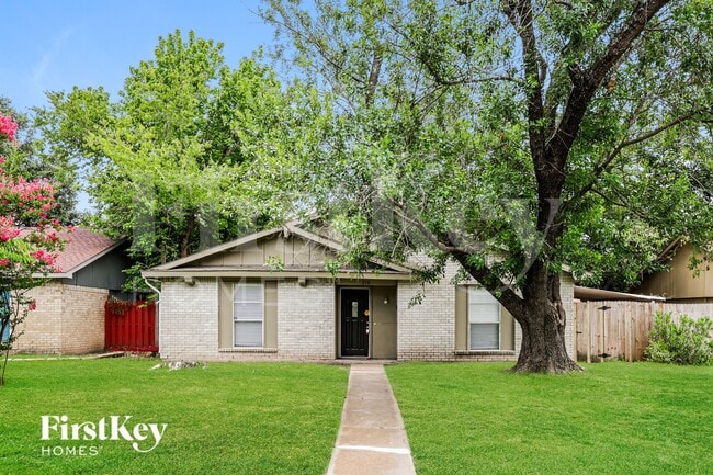Building Photo - 218 Long Shadow Ln