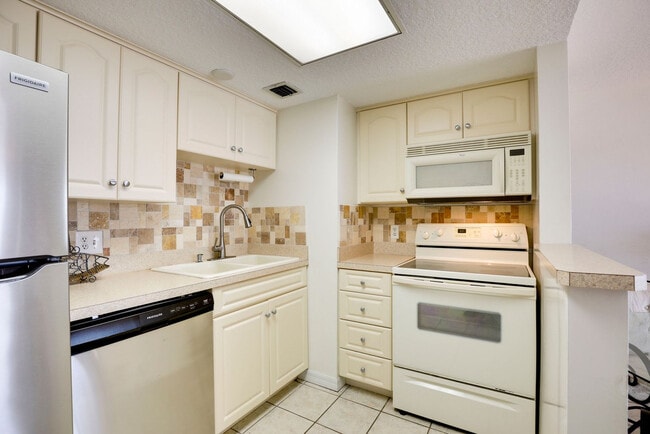 Photo - 2700 Ocean Shore Blvd Unidad SI FL5-ID1545858P