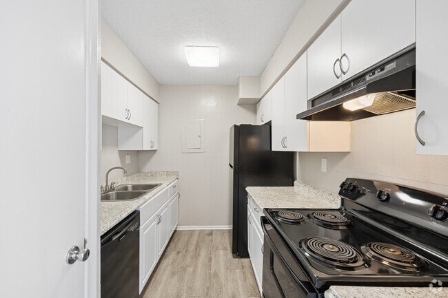 2BR, 2BA - 1,050SF - Kitchen