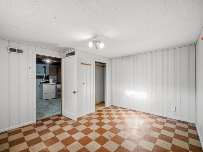 Photo - 2716 W Everett Ave