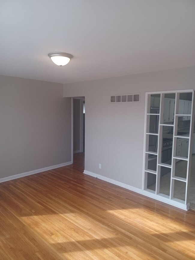 Photo - Don't miss out on this great Duplex!