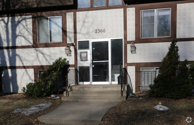 Photo - 2308 Garfield Ave S