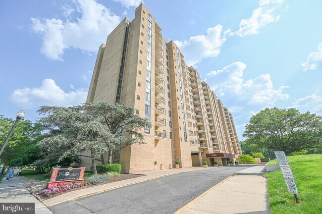 Photo - 4500 S Four Mile Run Dr Apartment Unit 217