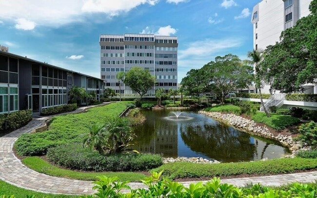 Building Photo - 1125 W Peppertree Dr Unit 102