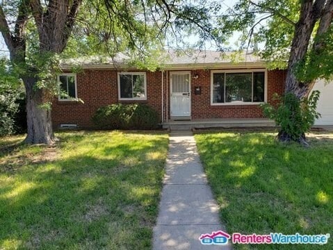 Building Photo - 1480 S Fenton St Rental