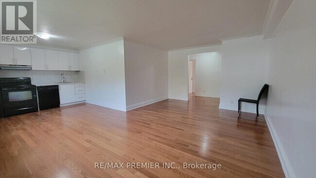 Photo - 92 Trethewey Dr Unit 2