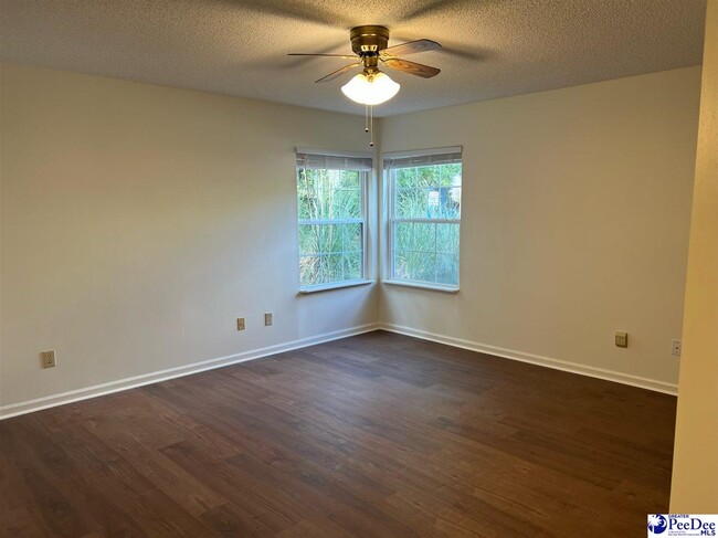 Photo - 701 Coventry Ln