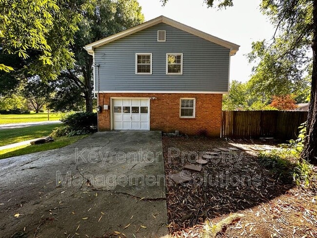Photo - 510 Shore Rd