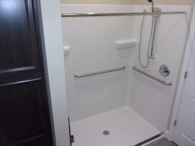 # 101 S. easy enter shower in master bedroom
