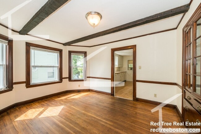 Photo - 9/1 Spacious Oak Square 4BR/2BA w/free laundry, parking, deck!