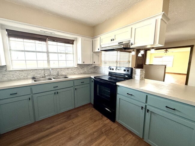 Photo - 1654 Ponderosa Rd