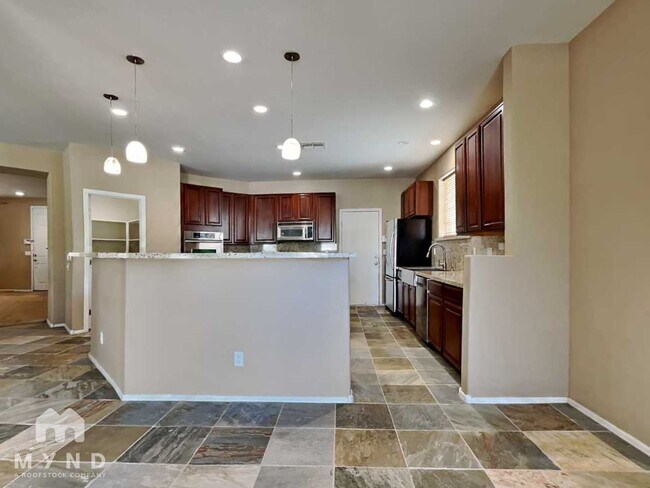 3518 E Bartlett Dr