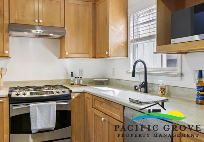 Photo - Cozy Coastal Retreat with Ocean Glimpses in Pacific Grove