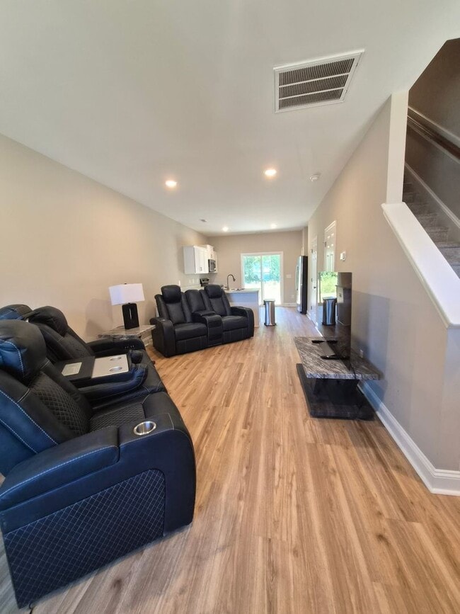 Photo - 187 Loren Rd