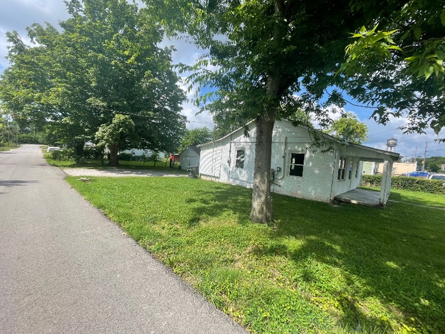 Photo - 208 E 17th St