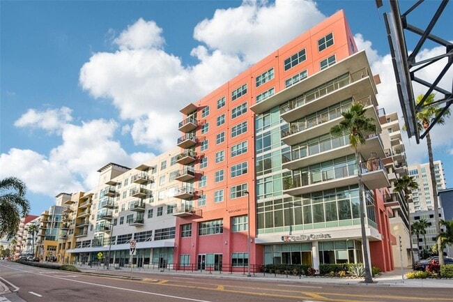 Building Photo - 1208 E Kennedy Blvd Unit 616