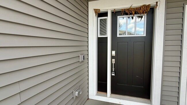 Photo - 331 Red Oak Cir