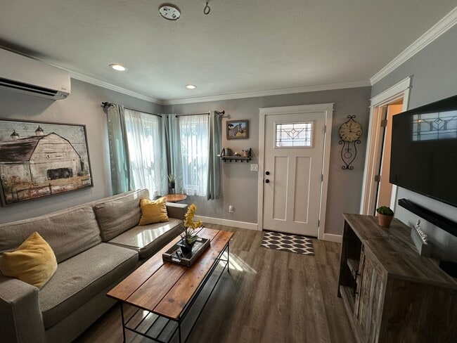 Photo - 1163 1/2 Park Blvd - Month to Month