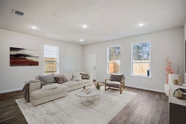 Photo - 6513 Goldspier St