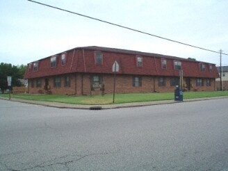 Photo - Olmstead Manor Apartments