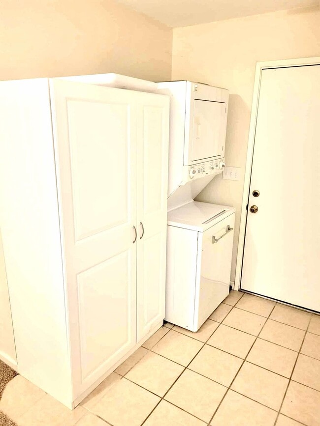 Photo - 10478 Neiretto Ct Unit Garden apartment