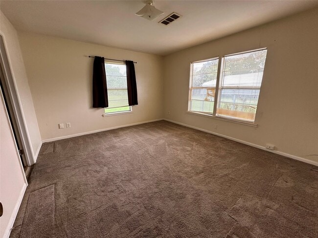 Photo - 2570 Stadium Dr