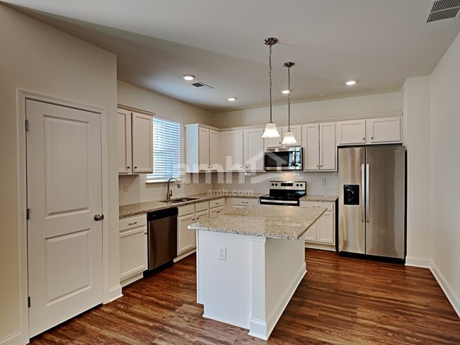 Photo - 409 Tributary Ln