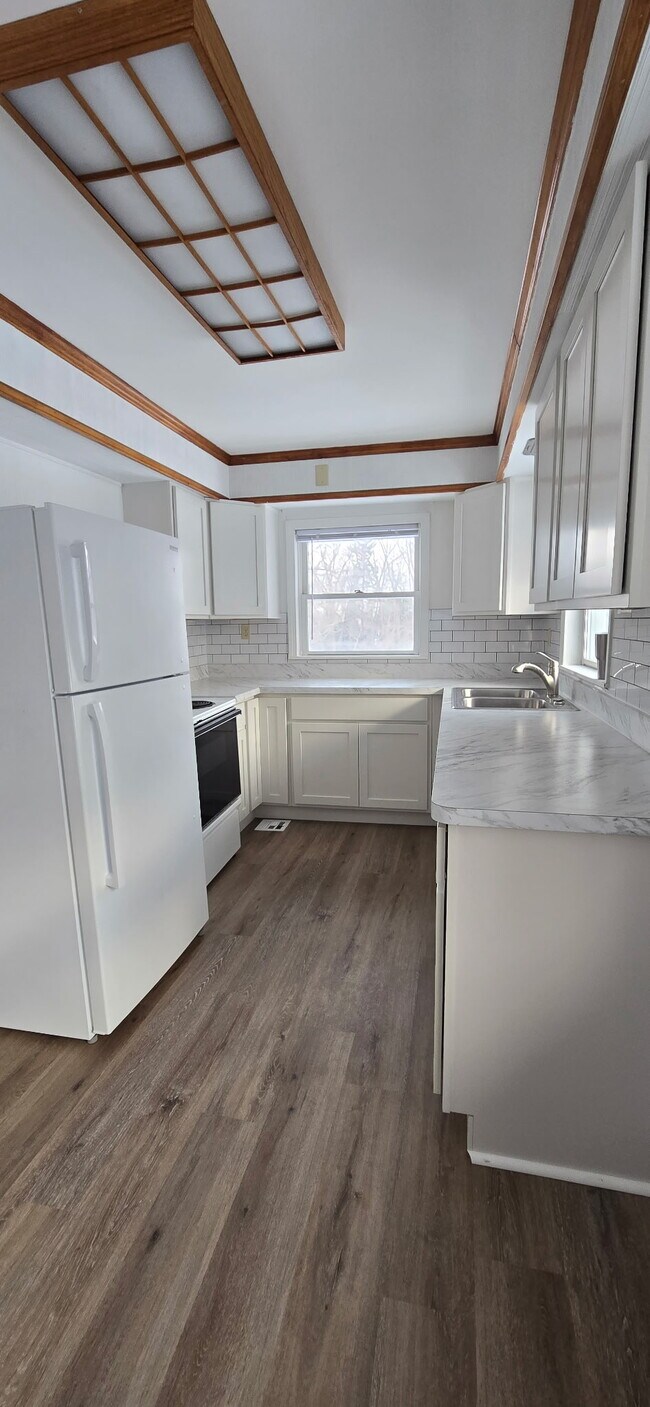 Photo - 9471 Mayfield Rd